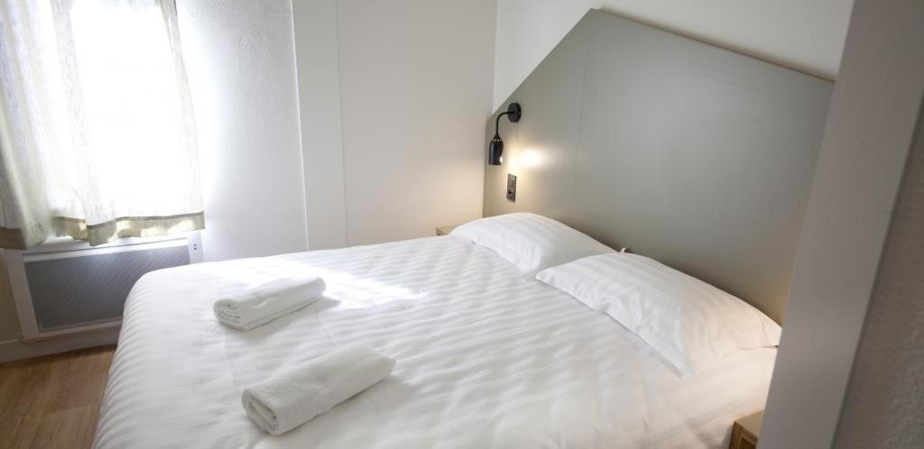 Brit Hotel Essentiel Arverne - Clermont-Ferrand Sud Aubiere Bagian luar foto